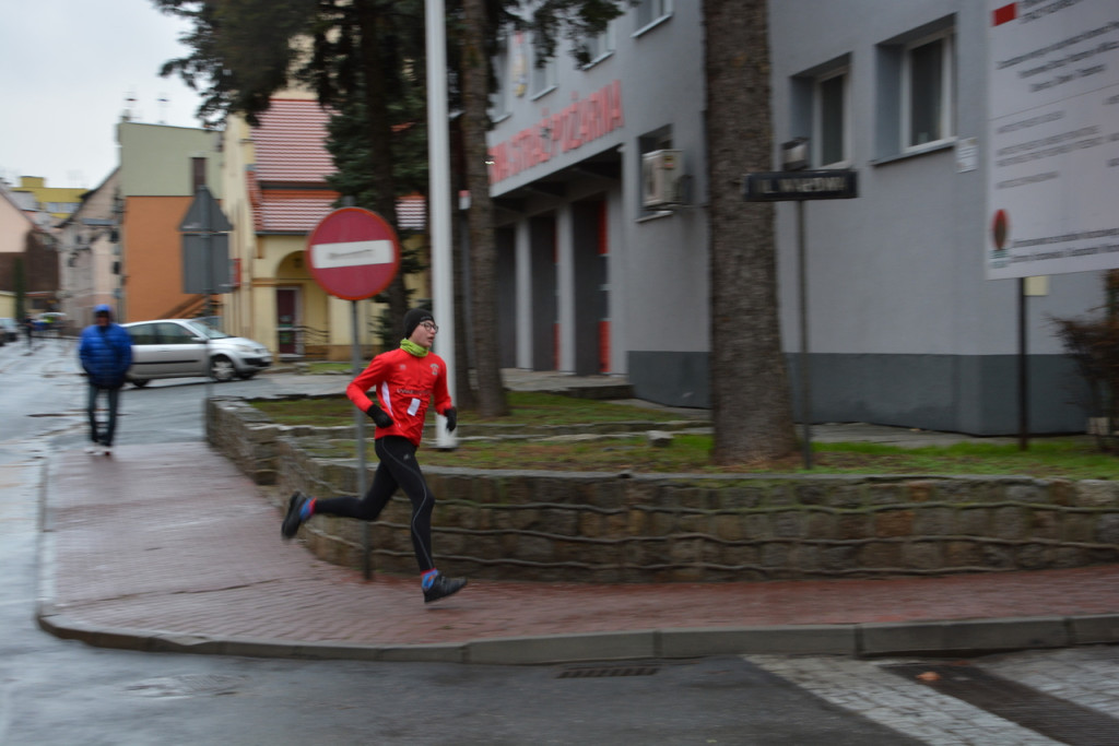Młodzi biegacze Kotwicy Brzeg na podium 34. Ulicznego Biegu Sylwestrowego