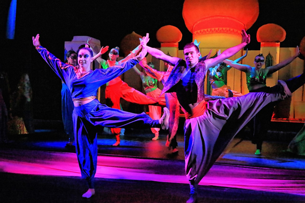 10 - lecie powstania Gminnej Biblioteki Publicznej w Skarbimierzu. Premiera musicalu 