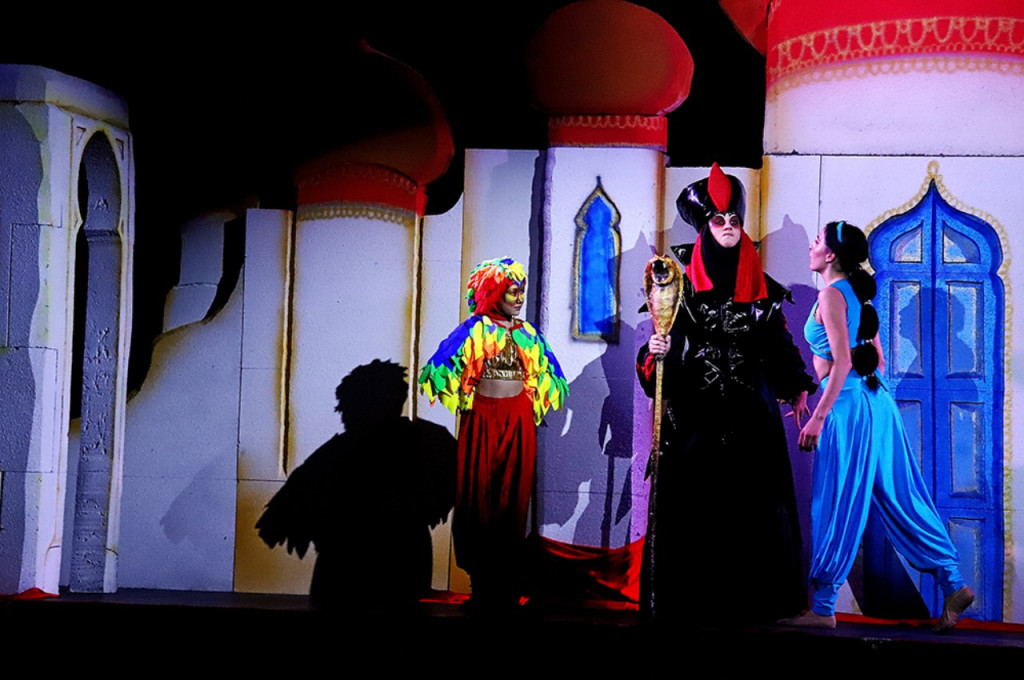 10 - lecie powstania Gminnej Biblioteki Publicznej w Skarbimierzu. Premiera musicalu 