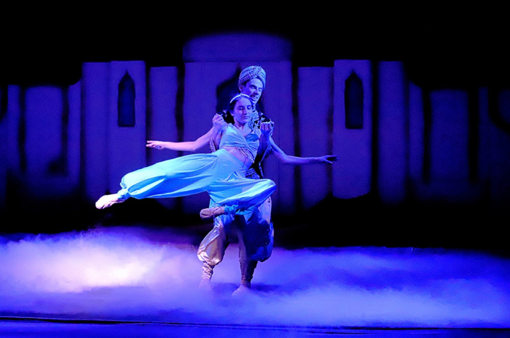 10 - lecie powstania Gminnej Biblioteki Publicznej w Skarbimierzu. Premiera musicalu 