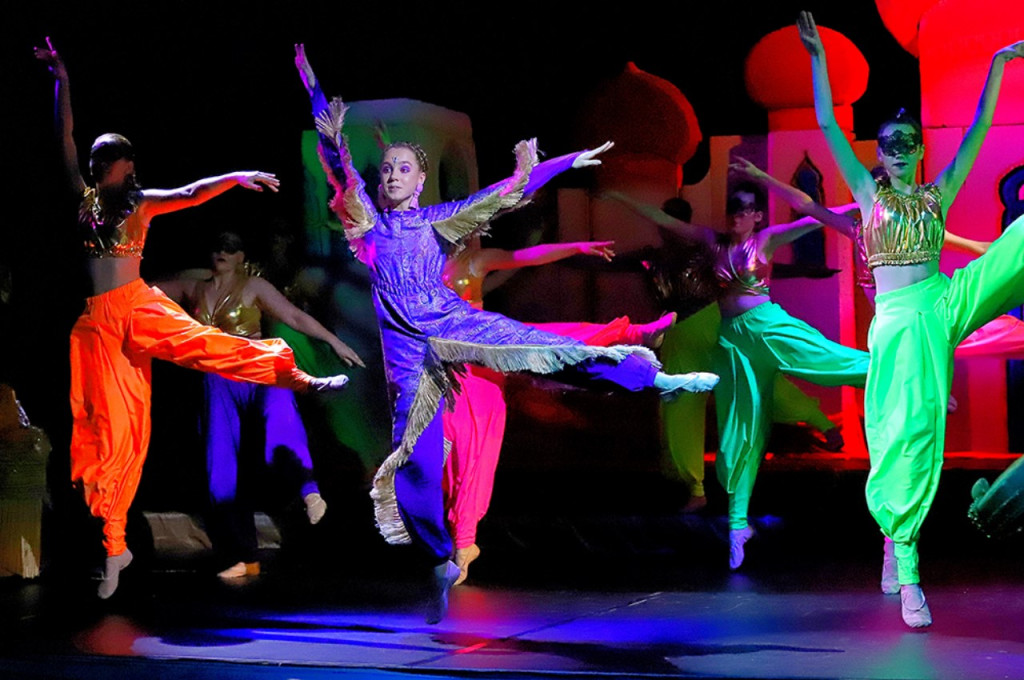 10 - lecie powstania Gminnej Biblioteki Publicznej w Skarbimierzu. Premiera musicalu 