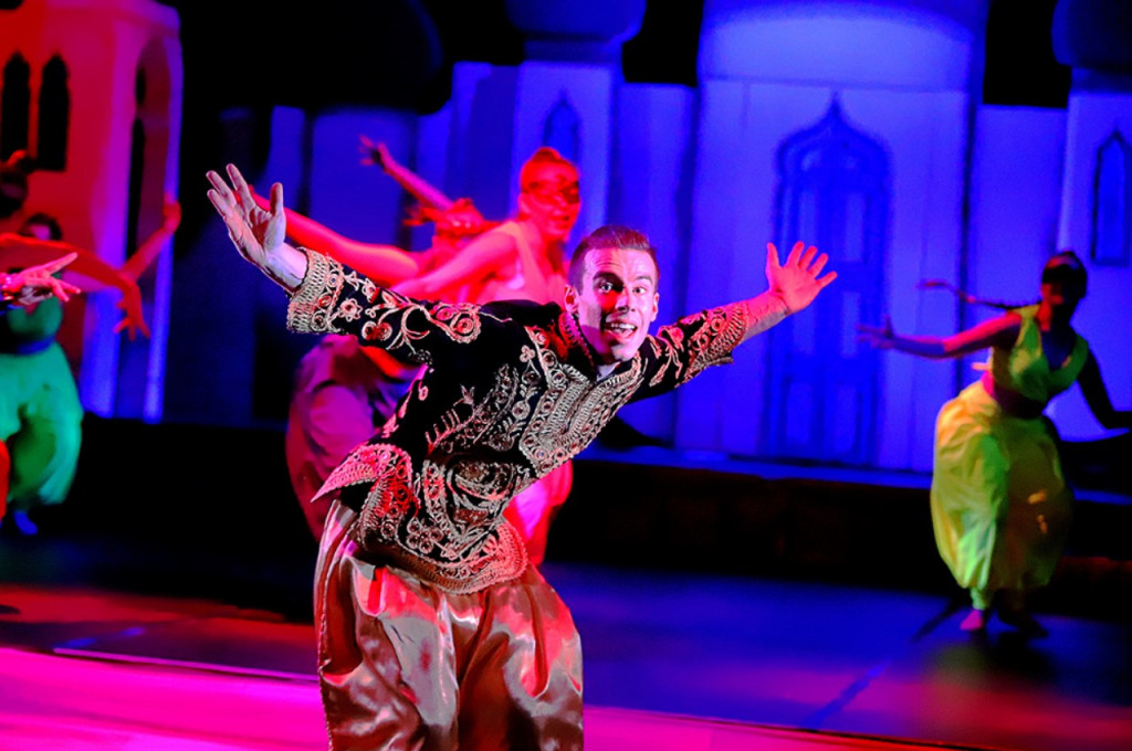 10 - lecie powstania Gminnej Biblioteki Publicznej w Skarbimierzu. Premiera musicalu 