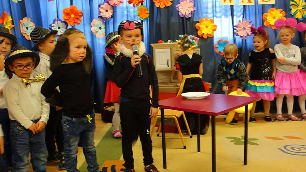 Bo Babcia i Dziadek to nasze są skarby ,malują uśmiech bez pędzla i farby