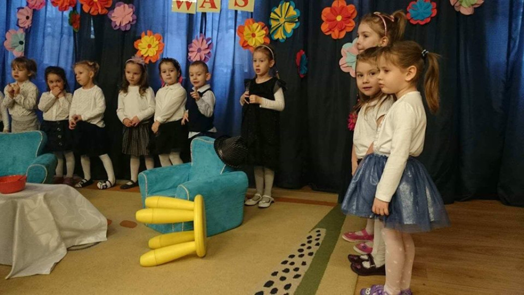 Bo Babcia i Dziadek to nasze są skarby ,malują uśmiech bez pędzla i farby