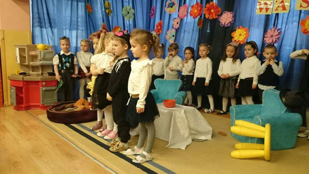 Bo Babcia i Dziadek to nasze są skarby ,malują uśmiech bez pędzla i farby