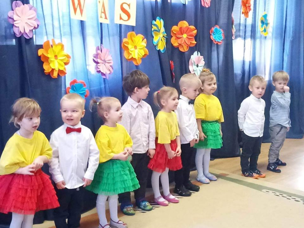 Bo Babcia i Dziadek to nasze są skarby ,malują uśmiech bez pędzla i farby