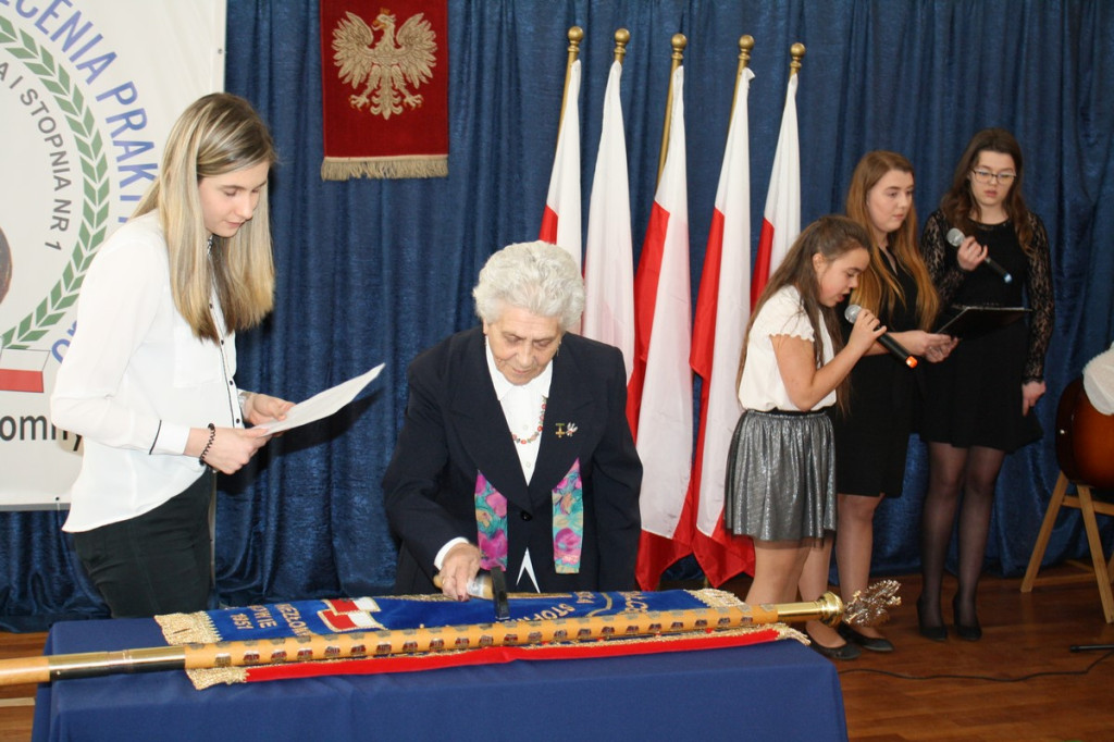 Zespół Szkół Centrum Kształcenia Praktycznego w Grodkowie z nowym patronem i sztandarem