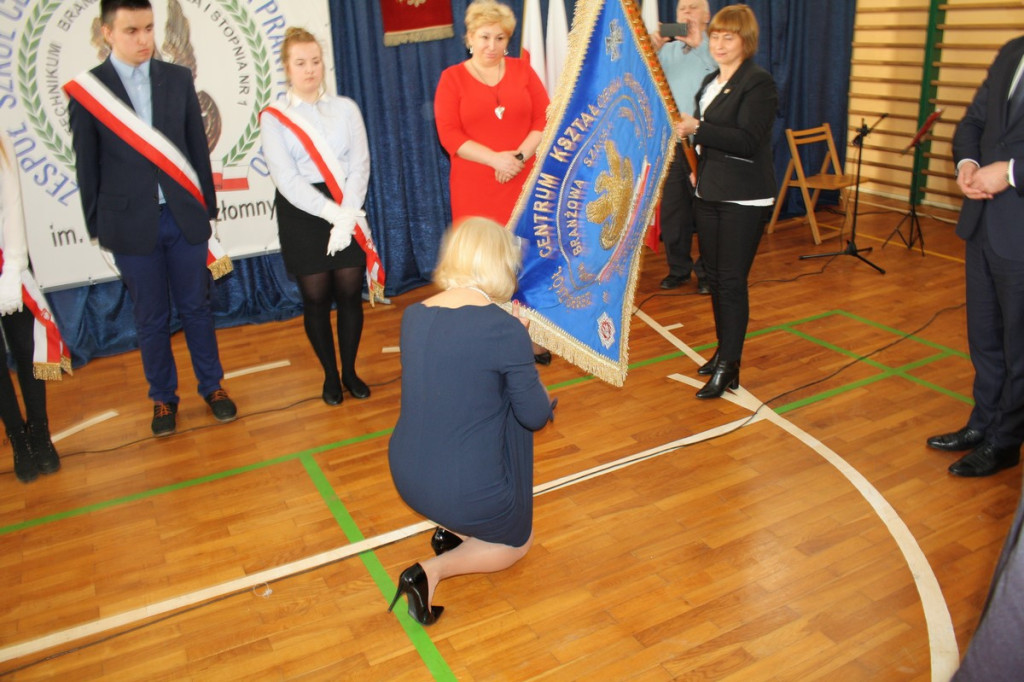 Zespół Szkół Centrum Kształcenia Praktycznego w Grodkowie z nowym patronem i sztandarem