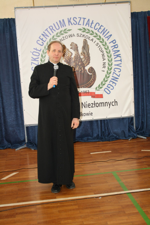 Zespół Szkół Centrum Kształcenia Praktycznego w Grodkowie z nowym patronem i sztandarem