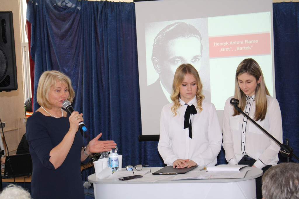 Zespół Szkół Centrum Kształcenia Praktycznego w Grodkowie z nowym patronem i sztandarem