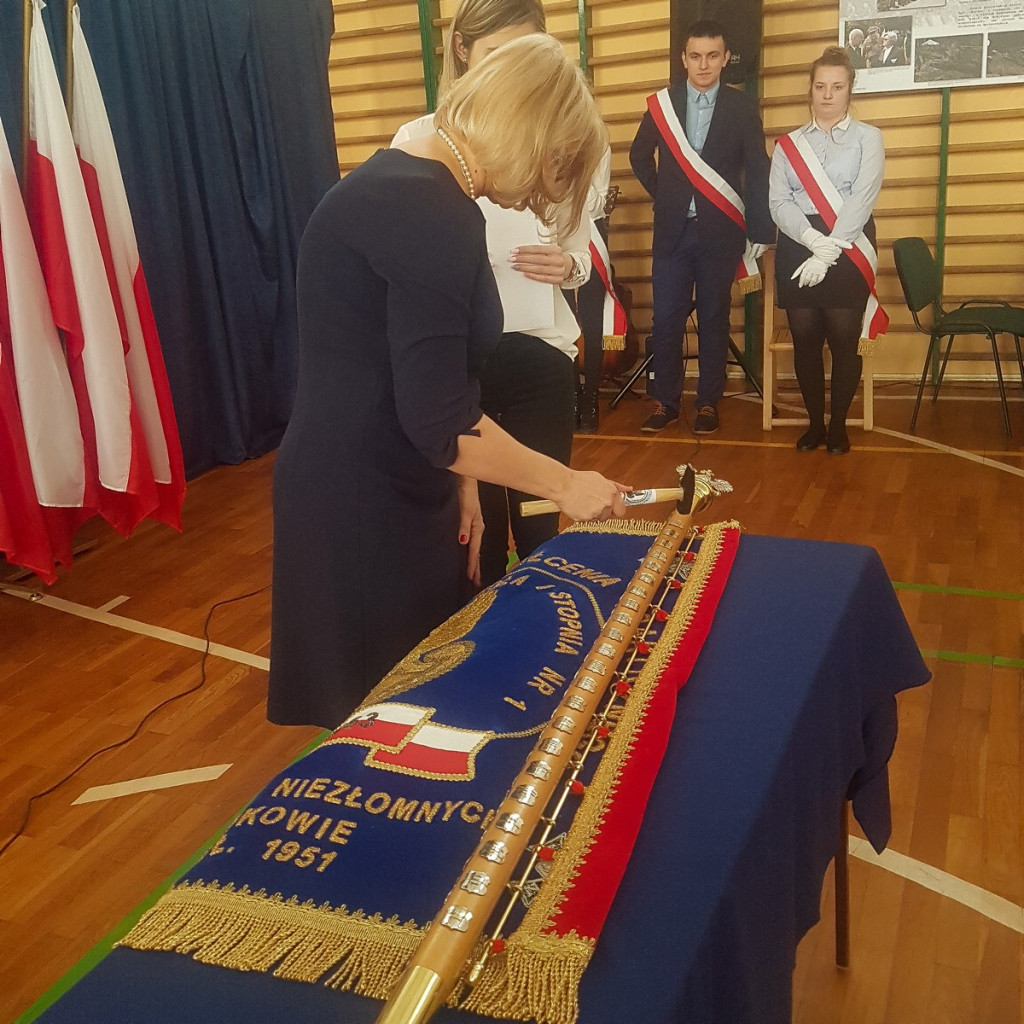 Zespół Szkół Centrum Kształcenia Praktycznego w Grodkowie z nowym patronem i sztandarem