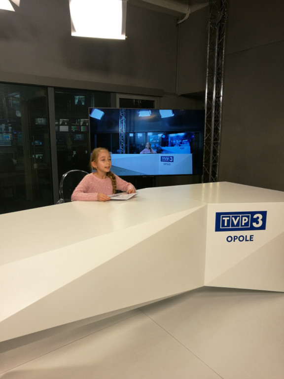 Wycieczka uczniów Publicznej Szkoły Podstawowej  w Lewinie Brzeskim do TVP Opole