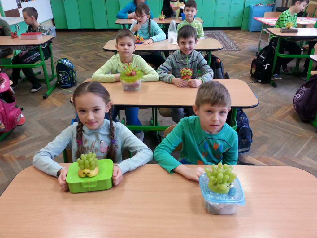 Zdrowe powitanie Wiosny przez klasy I - III w PSP w Lewinie Brzeskim