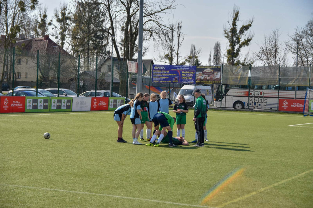Młodzi piłkarze rywalizowali na miejskim stadionie w Brzegu