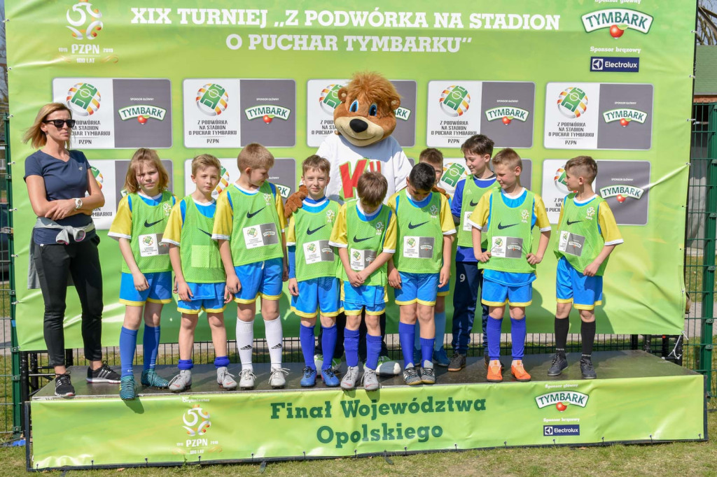 Młodzi piłkarze rywalizowali na miejskim stadionie w Brzegu