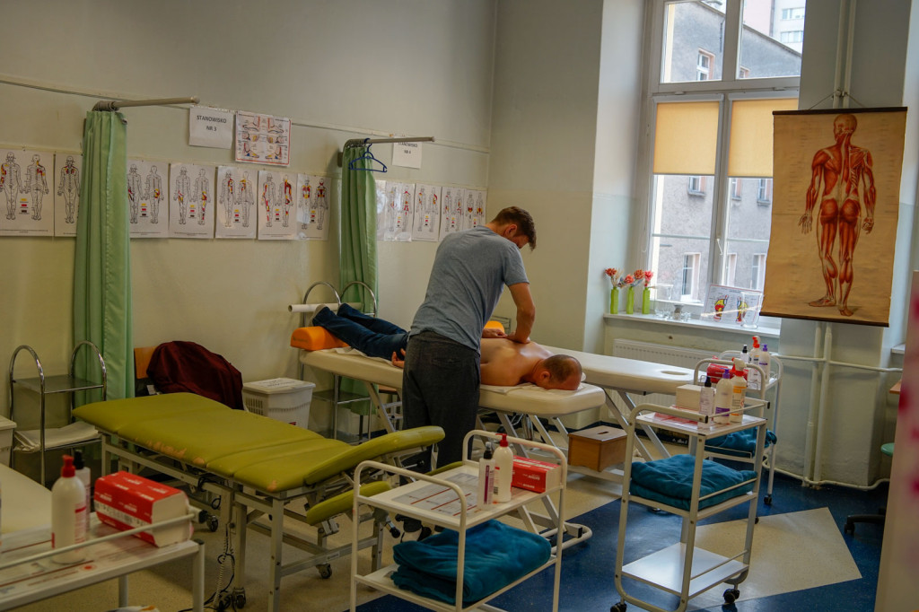 Pokazali, jak ratować życie. IV Mistrzostwa Pierwszej Pomocy o Puchar Dyrektora ZSM w Brzegu