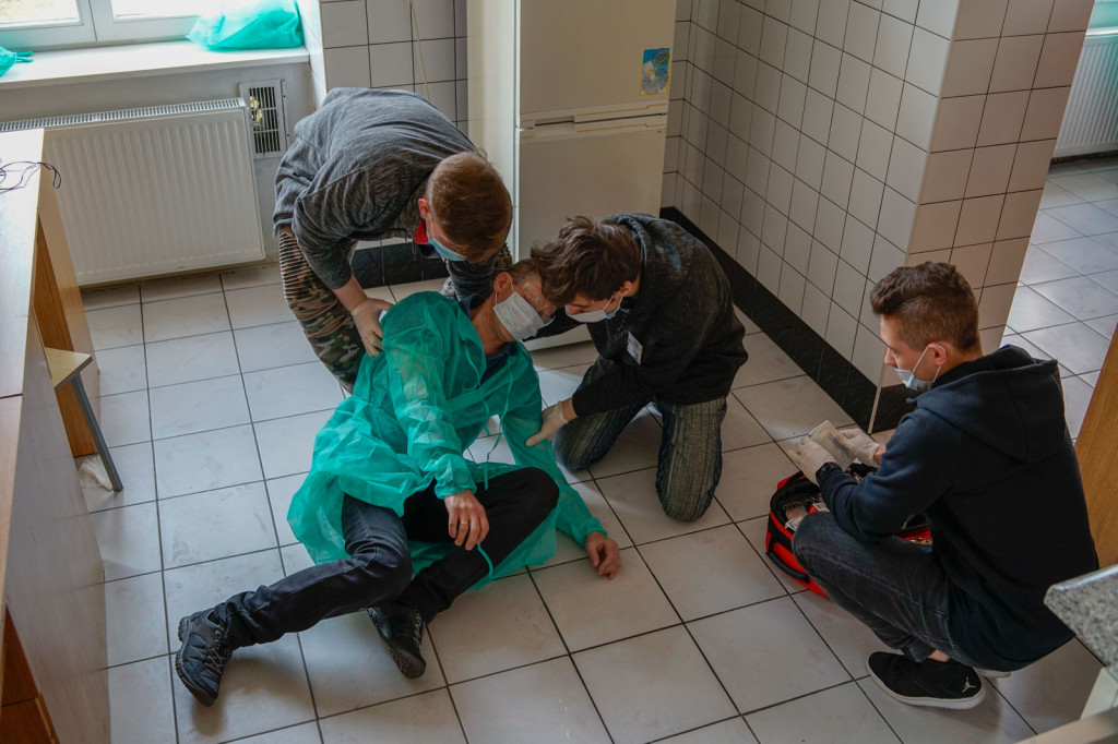 Pokazali, jak ratować życie. IV Mistrzostwa Pierwszej Pomocy o Puchar Dyrektora ZSM w Brzegu