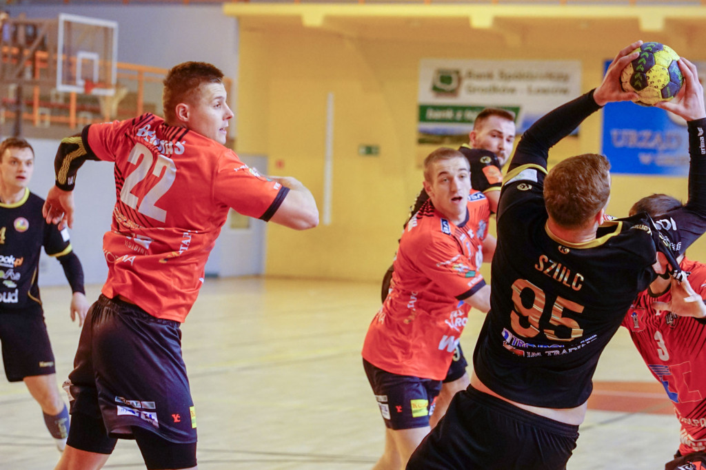 Trzecia porażka z rzędu. Olimp przegrał z MKS-em Wieluń