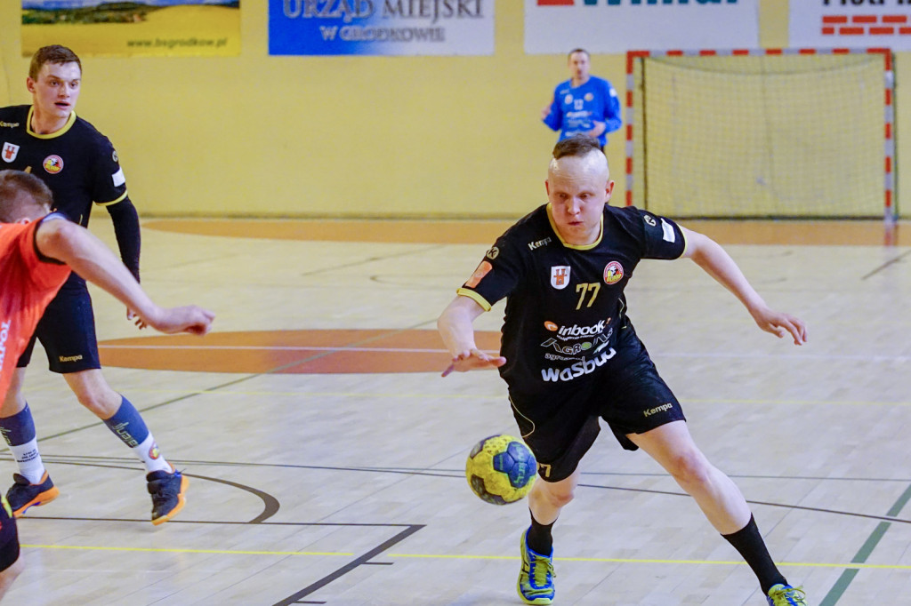 Trzecia porażka z rzędu. Olimp przegrał z MKS-em Wieluń