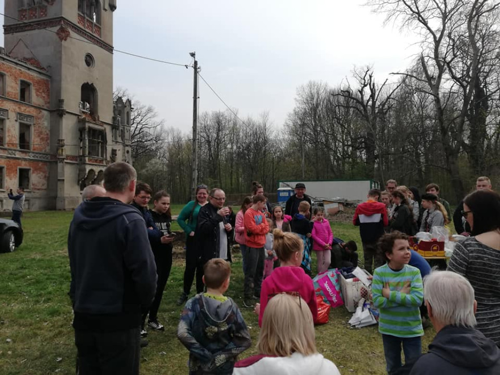 Przy pałacu w Kopicach zapanował porządek