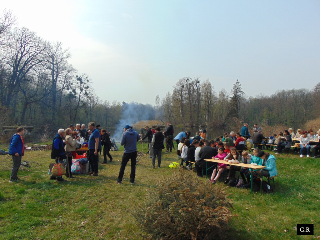 Przy pałacu w Kopicach zapanował porządek
