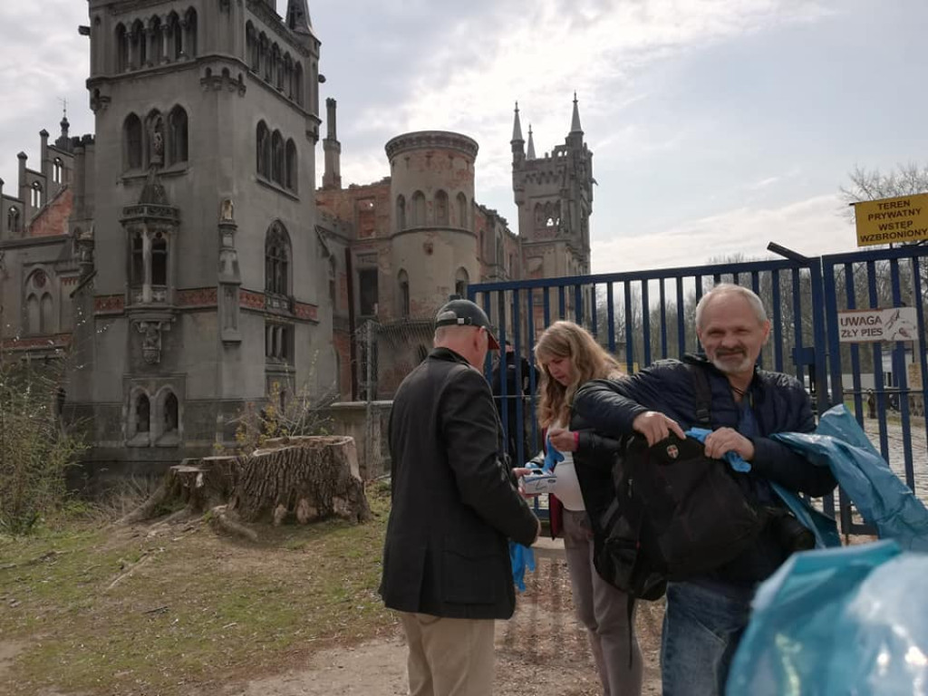 Przy pałacu w Kopicach zapanował porządek