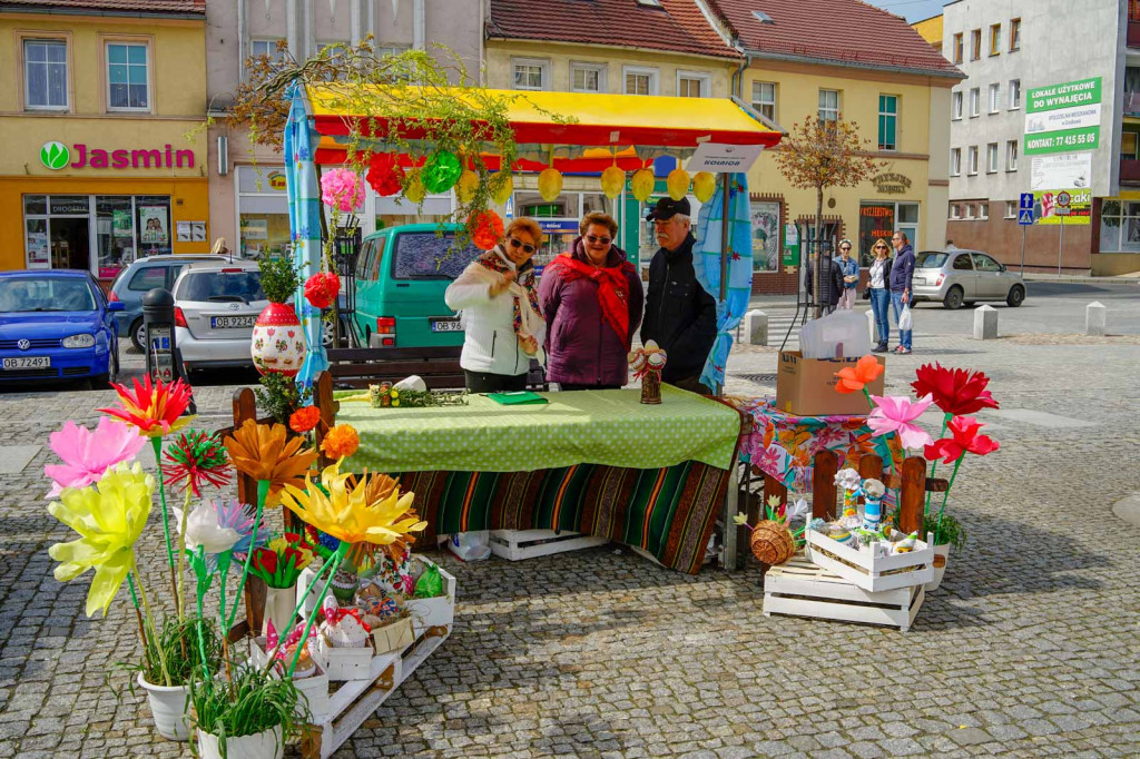 Jarmark Wielkanocny. Świąteczny klimat na rynku w Grodkowie [fotorelacja]