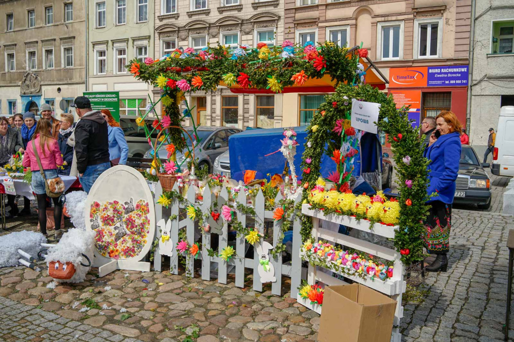 Jarmark Wielkanocny. Świąteczny klimat na rynku w Grodkowie [fotorelacja]