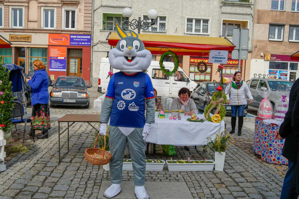 Jarmark Wielkanocny. Świąteczny klimat na rynku w Grodkowie [fotorelacja]