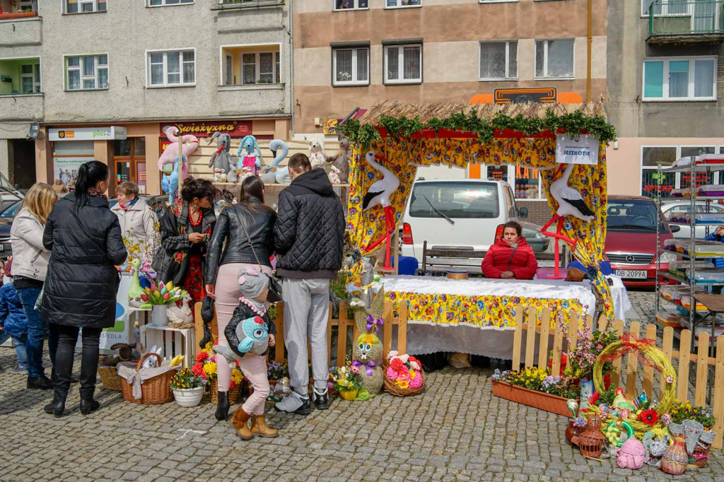 Jarmark Wielkanocny. Świąteczny klimat na rynku w Grodkowie [fotorelacja]