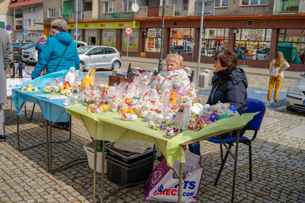 Jarmark Wielkanocny. Świąteczny klimat na rynku w Grodkowie [fotorelacja]