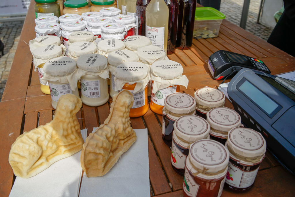 Jarmark Wielkanocny. Świąteczny klimat na rynku w Grodkowie [fotorelacja]