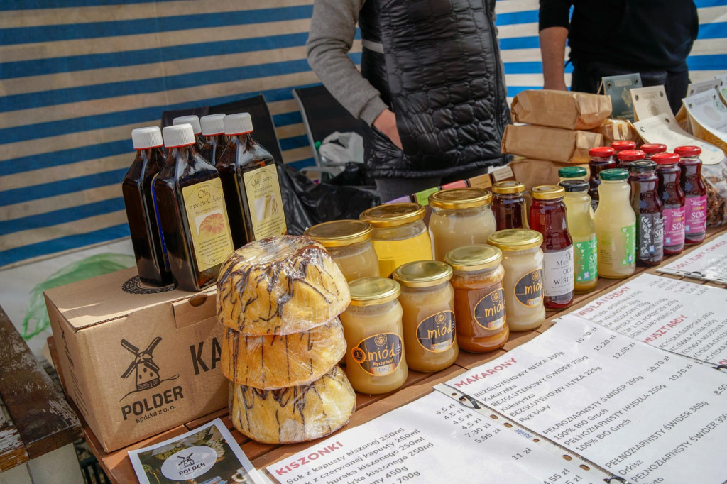 Jarmark Wielkanocny. Świąteczny klimat na rynku w Grodkowie [fotorelacja]