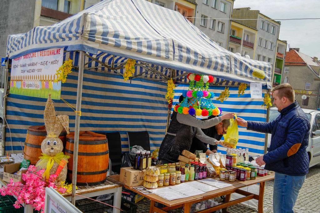 Jarmark Wielkanocny. Świąteczny klimat na rynku w Grodkowie [fotorelacja]