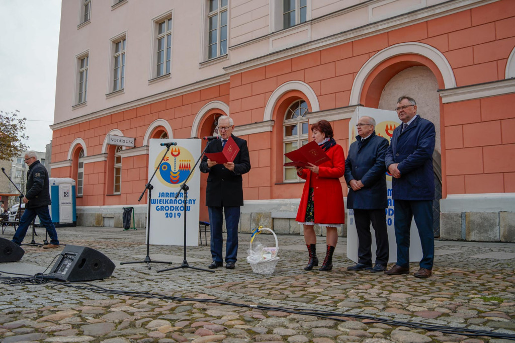 Jarmark Wielkanocny. Świąteczny klimat na rynku w Grodkowie [fotorelacja]