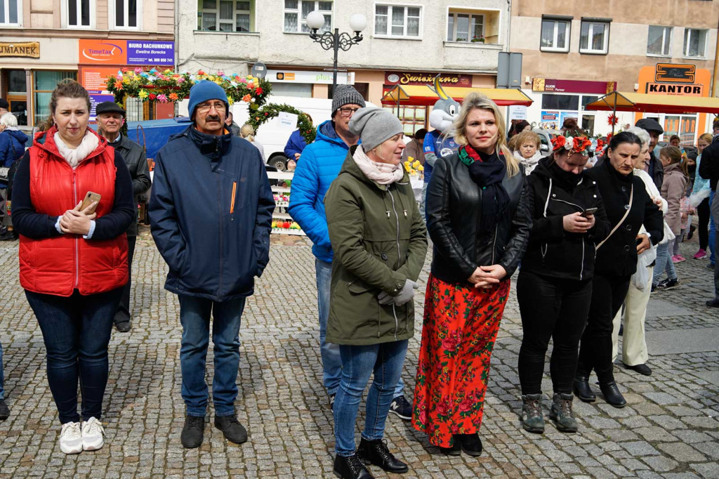 Jarmark Wielkanocny. Świąteczny klimat na rynku w Grodkowie [fotorelacja]