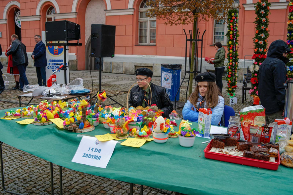 Jarmark Wielkanocny. Świąteczny klimat na rynku w Grodkowie [fotorelacja]