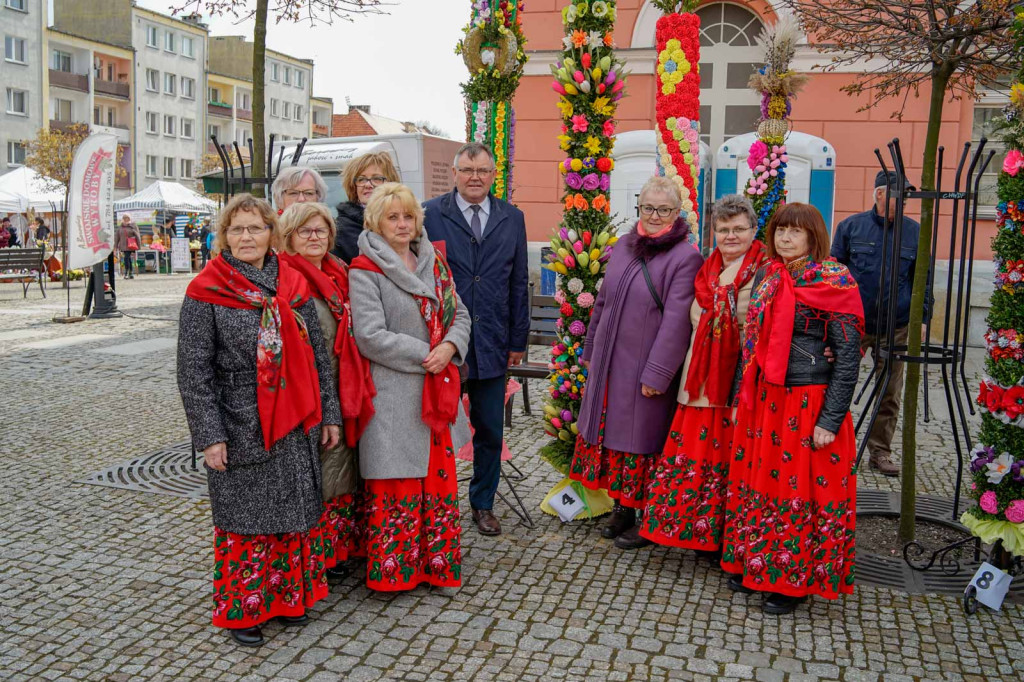 Jarmark Wielkanocny. Świąteczny klimat na rynku w Grodkowie [fotorelacja]