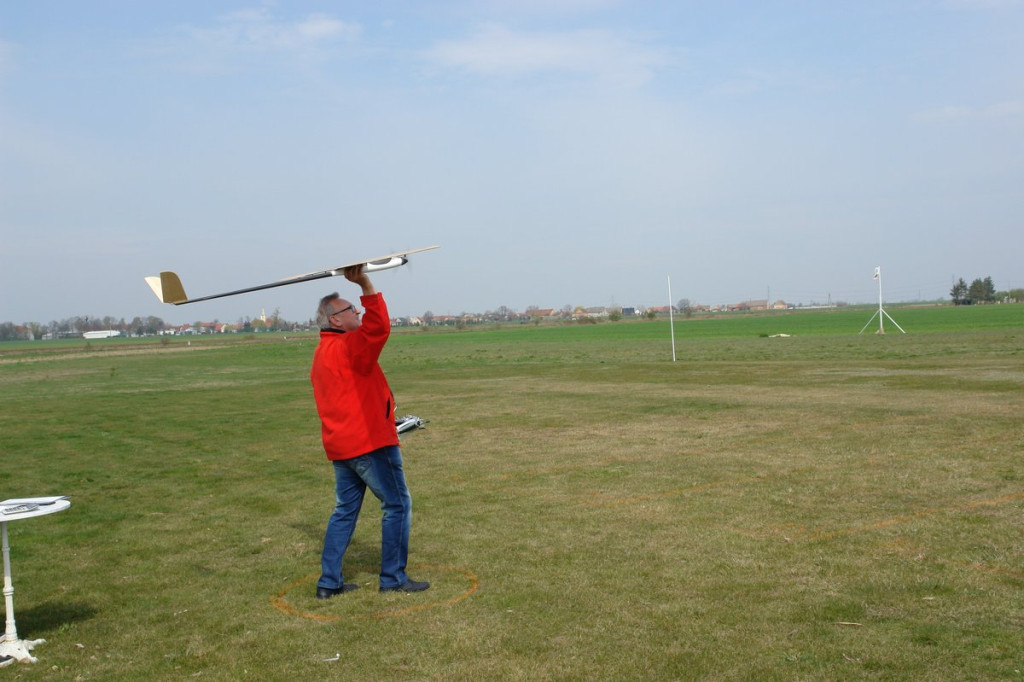 Modelarze rozpoczęli sezon. I rundę zwyciężył Łukasz Troska