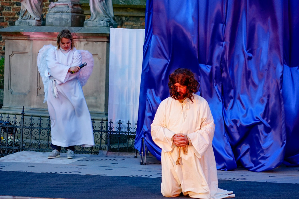Misterium Męki Pańskiej w Grodkowie. Chwila przedświątecznej refleksji [fotorelacja]