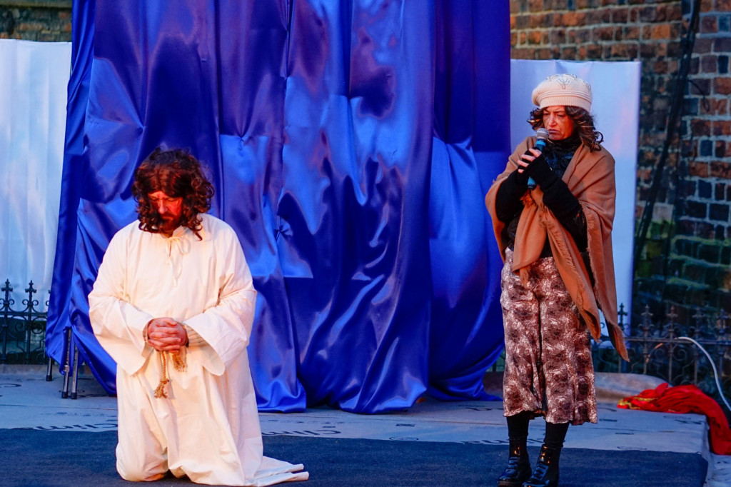 Misterium Męki Pańskiej w Grodkowie. Chwila przedświątecznej refleksji [fotorelacja]