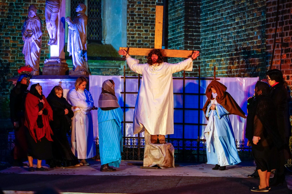Misterium Męki Pańskiej w Grodkowie. Chwila przedświątecznej refleksji [fotorelacja]