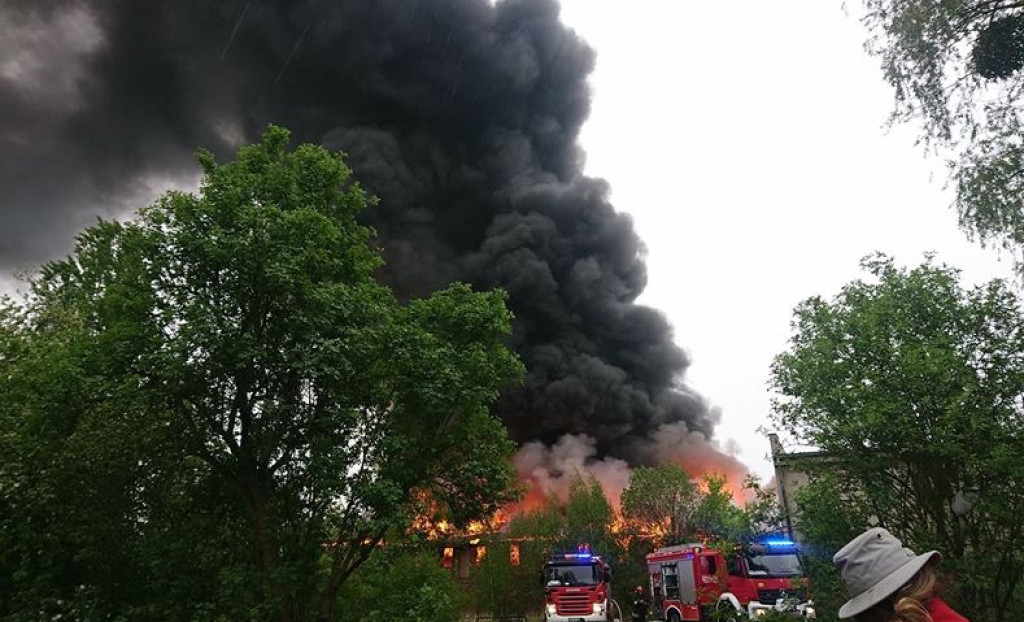 Podpalenie prawdopodobną przyczyną pożaru na terenie dawnej cegielni