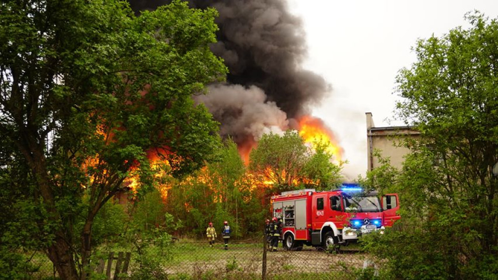 Podpalenie prawdopodobną przyczyną pożaru na terenie dawnej cegielni