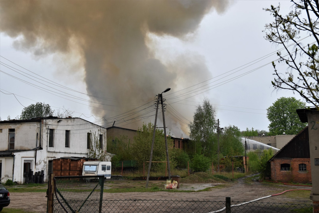 Podpalenie prawdopodobną przyczyną pożaru na terenie dawnej cegielni