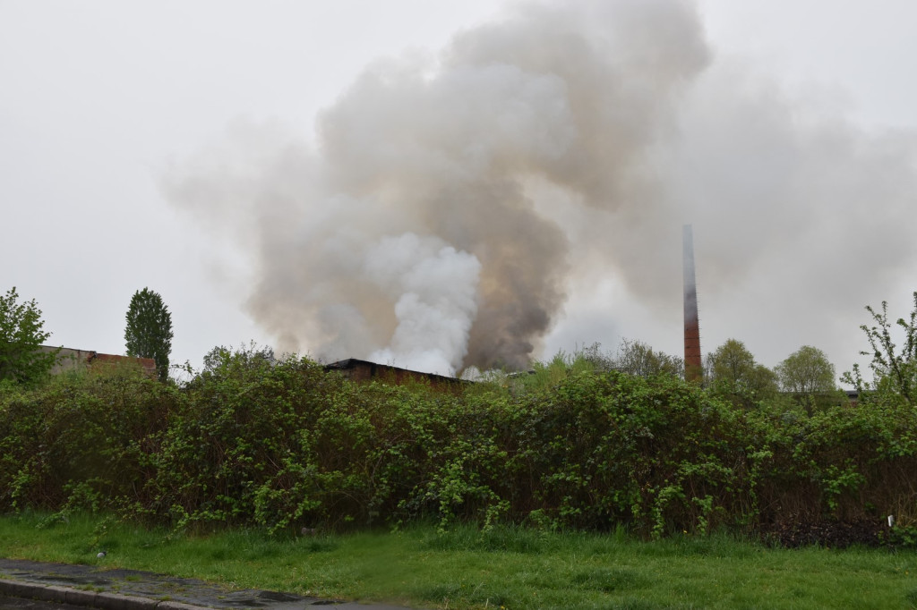 Podpalenie prawdopodobną przyczyną pożaru na terenie dawnej cegielni