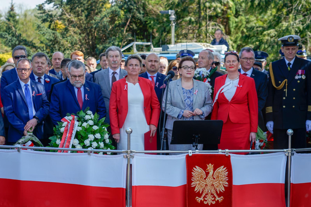 Moszczanka w biało-czerwonych barwach. Wojewódzkie obchody Święta Flagi [fotorelacja]
