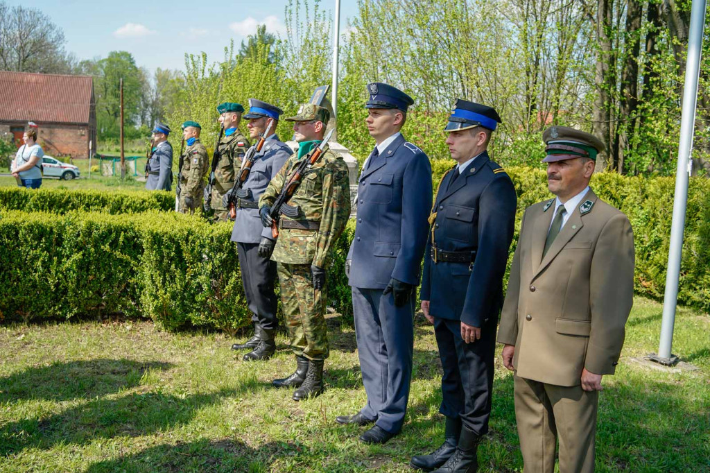 Moszczanka w biało-czerwonych barwach. Wojewódzkie obchody Święta Flagi [fotorelacja]