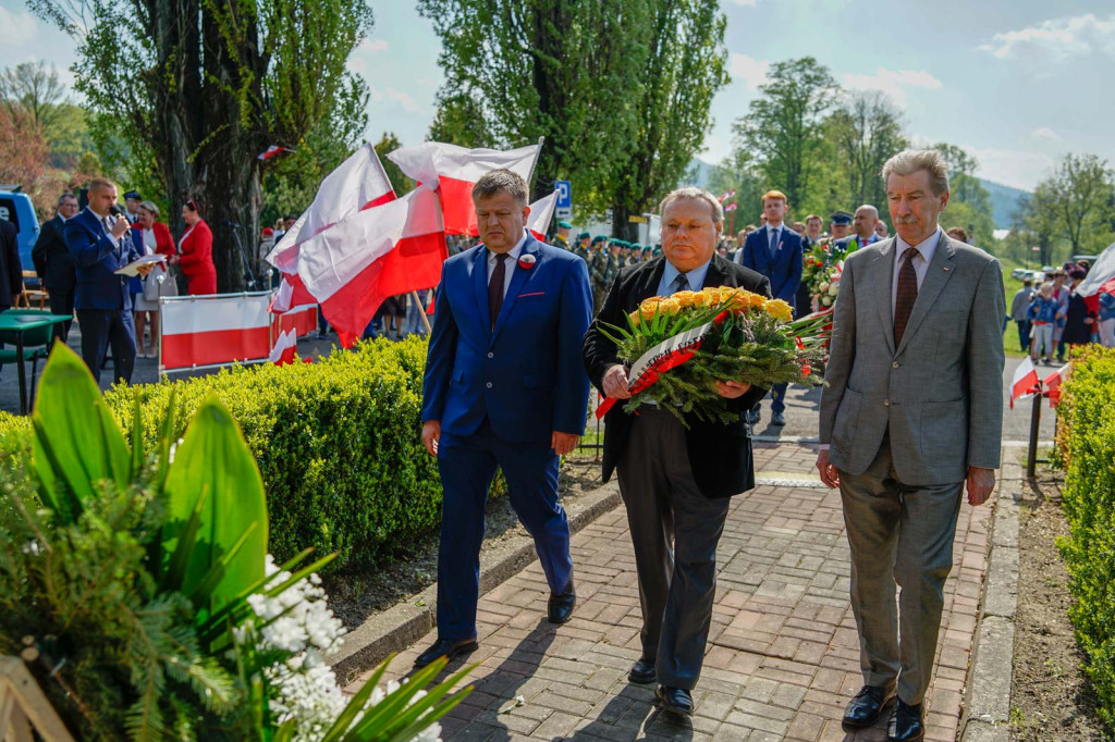 Moszczanka w biało-czerwonych barwach. Wojewódzkie obchody Święta Flagi [fotorelacja]