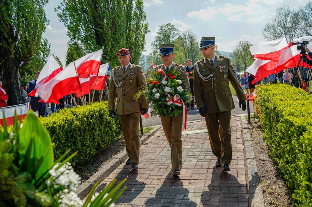 Moszczanka w biało-czerwonych barwach. Wojewódzkie obchody Święta Flagi [fotorelacja]
